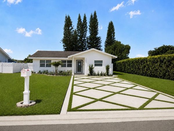 9602 NW 80th Pl , Tamarac, FL 33321
