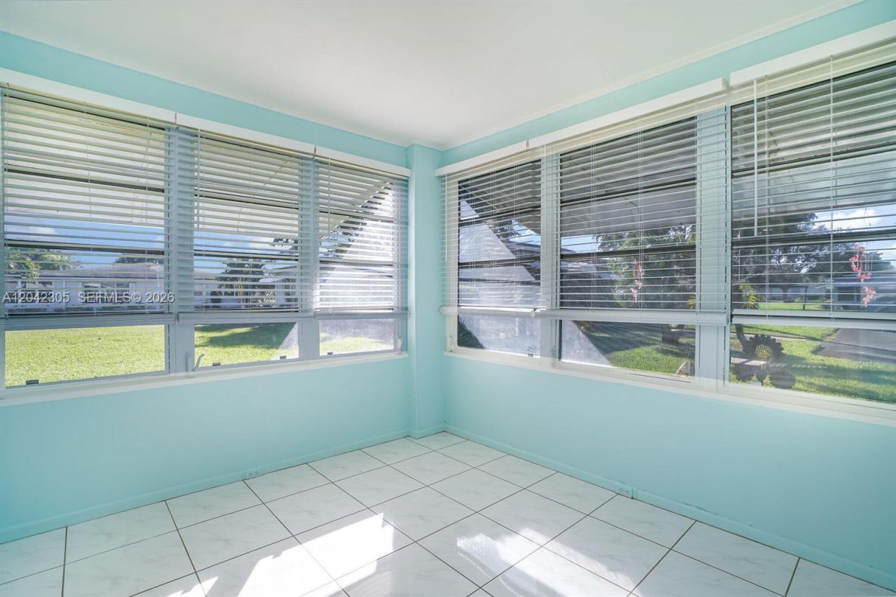 560 High Point Dr, Unit D, Delray Beach, FL 33445 Photo
