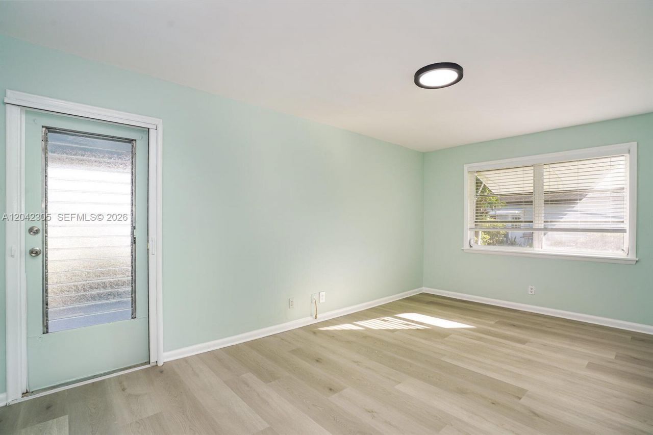 560 High Point Dr, Unit D, Delray Beach, FL 33445 Photo