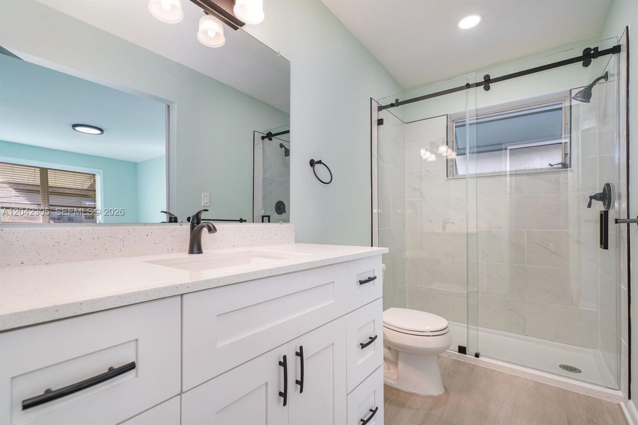 560 High Point Dr, Unit D, Delray Beach, FL 33445 Photo