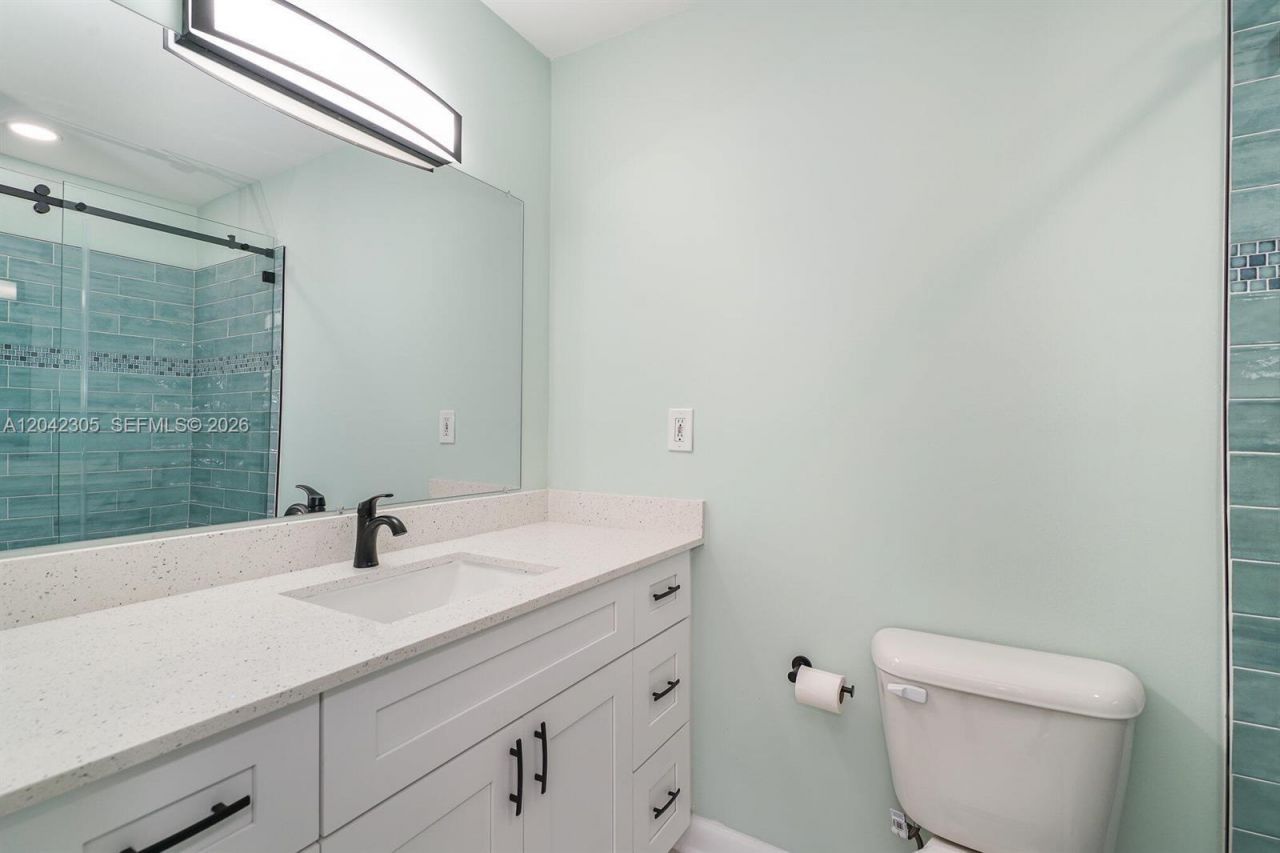 560 High Point Dr, Unit D, Delray Beach, FL 33445 Photo