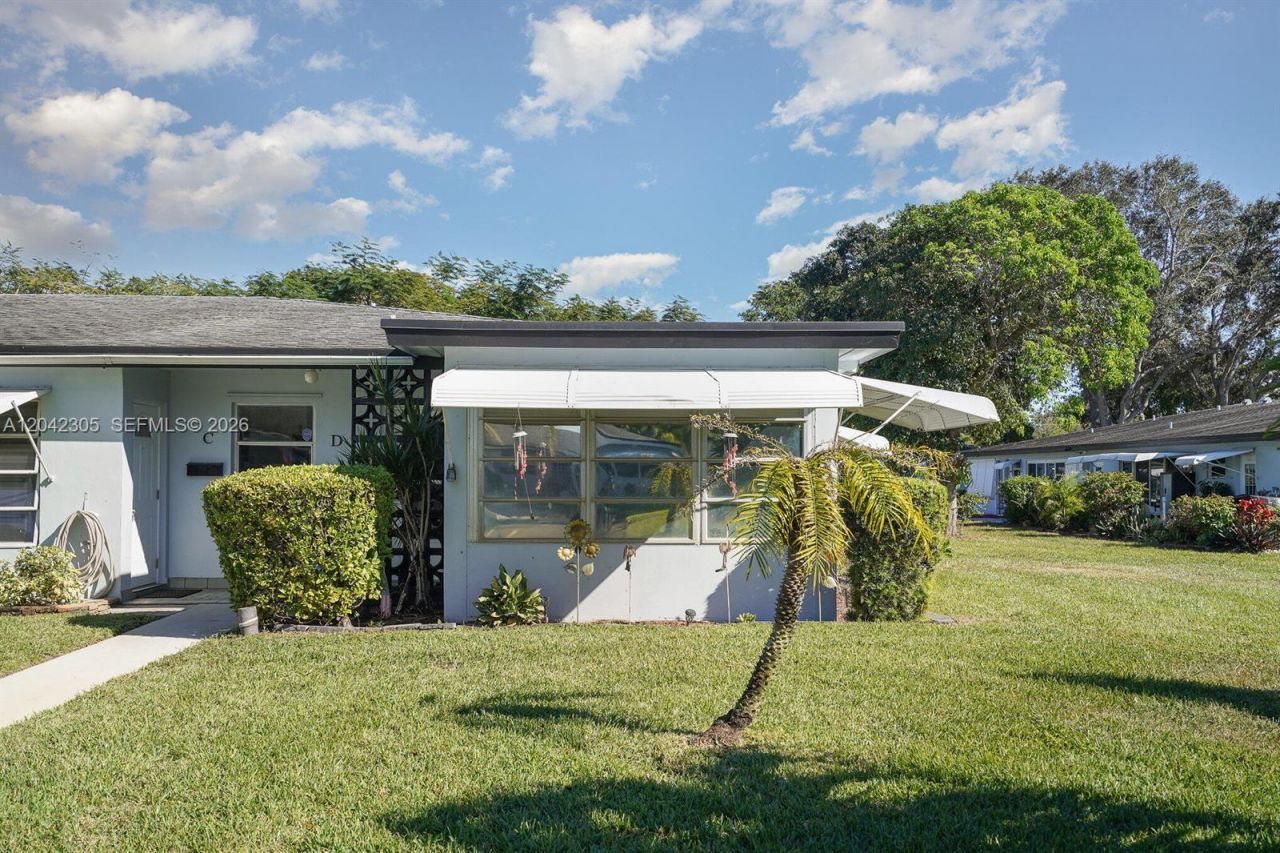 560 High Point Dr, Unit D, Delray Beach, FL 33445 Photo