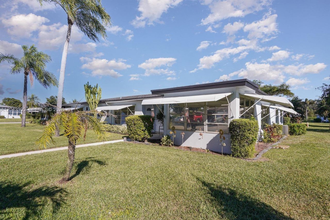 560 High Point Dr, Unit D, Delray Beach, FL 33445 Photo