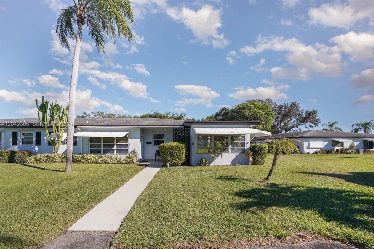 560 High Point Dr, Unit D, Delray Beach, FL 33445 Photo