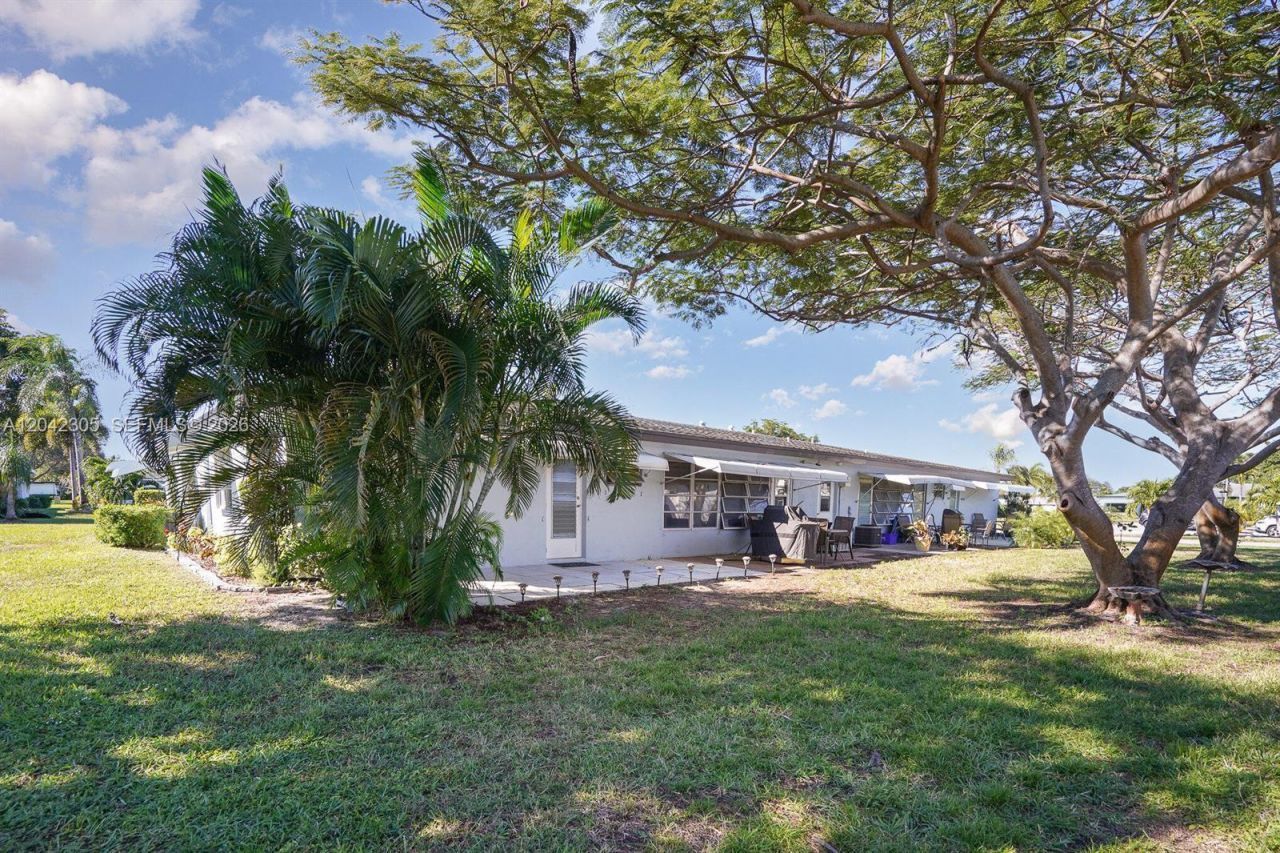 560 High Point Dr, Unit D, Delray Beach, FL 33445 Photo