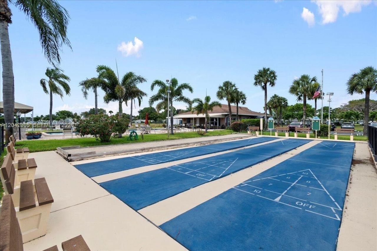 560 High Point Dr, Unit D, Delray Beach, FL 33445 Photo