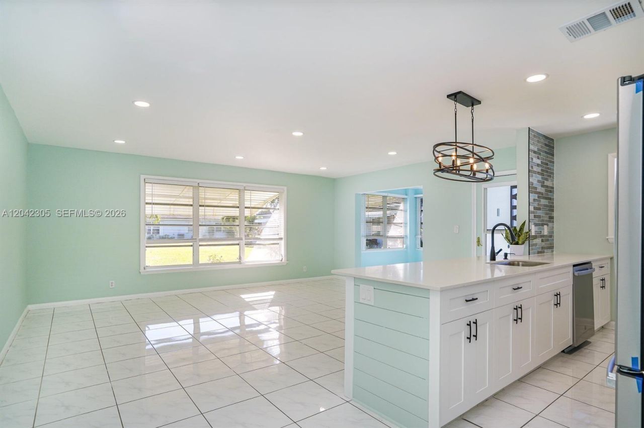 560 High Point Dr, Unit D, Delray Beach, FL 33445 Photo