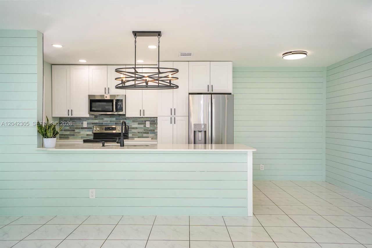 560 High Point Dr, Unit D, Delray Beach, FL 33445 Photo
