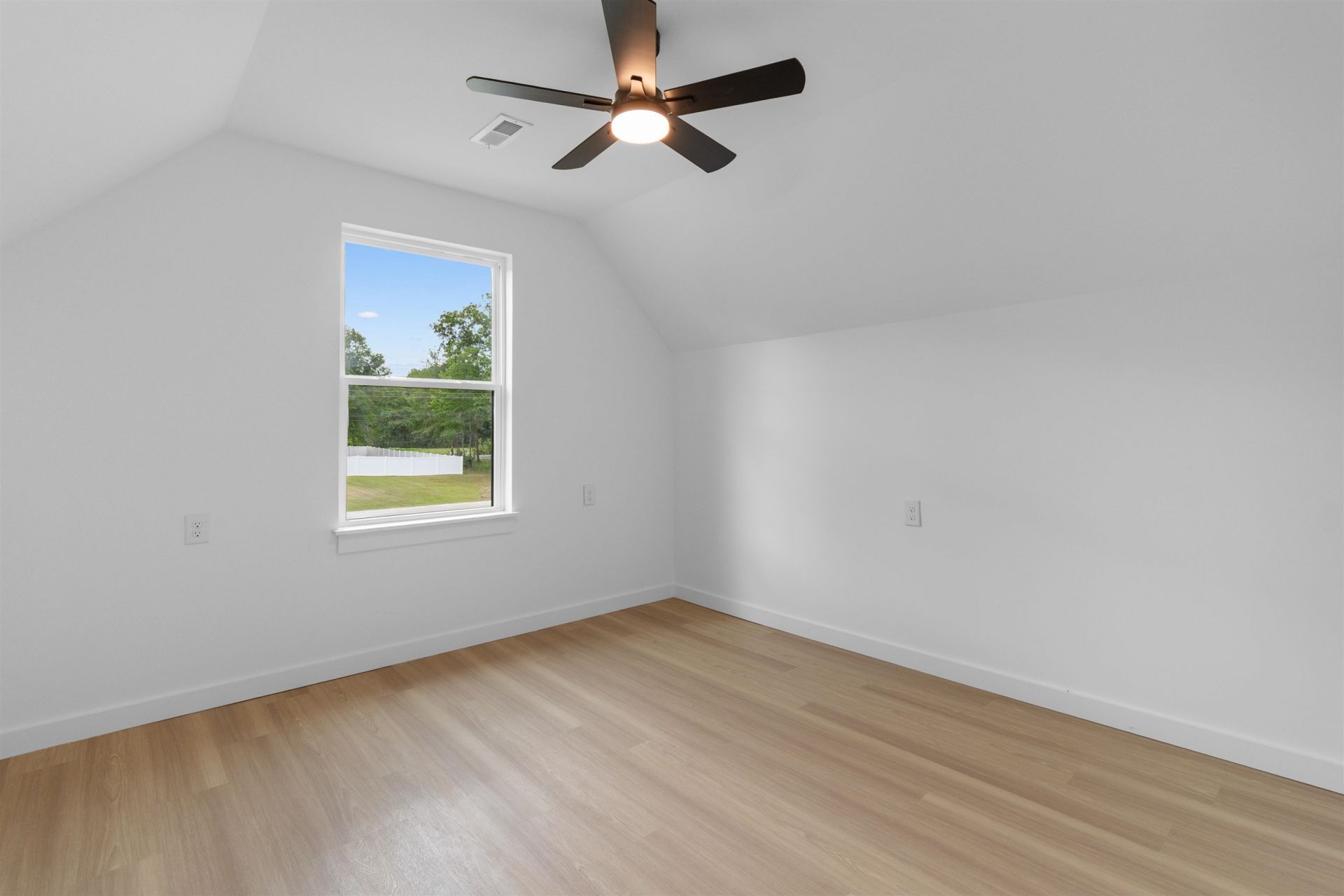 402 S Magnolia Ave. Photo 22