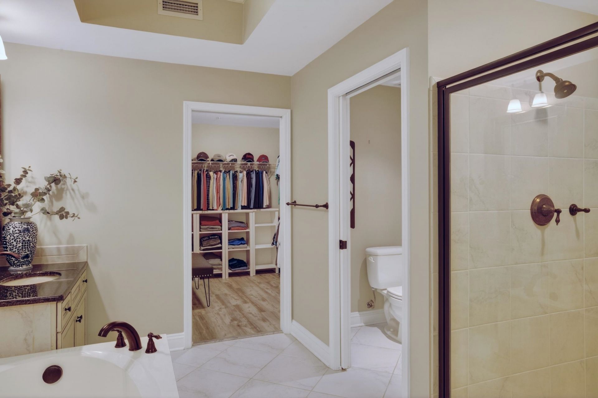 9547 Edgerton Dr. Photo 40