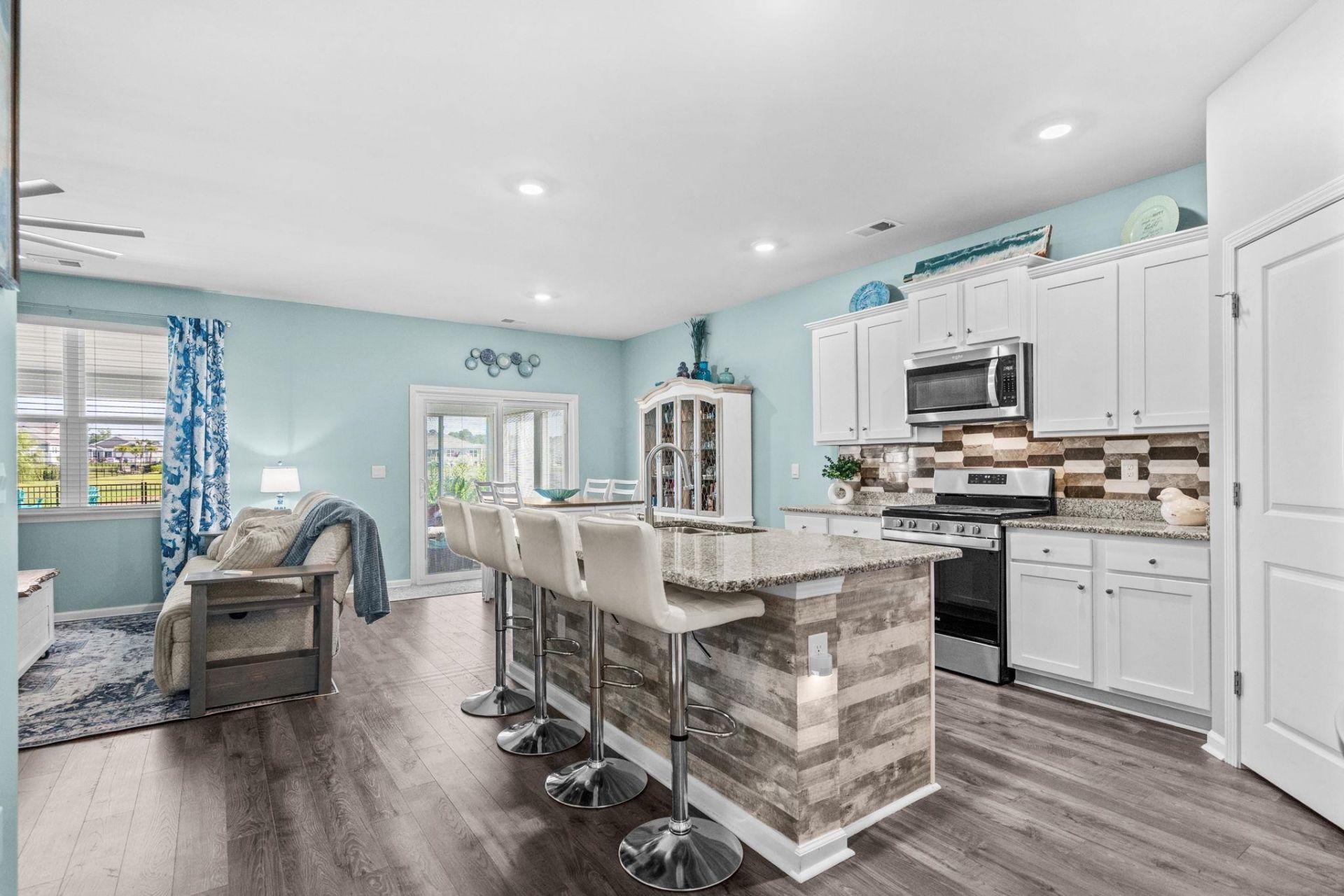 3009 Thorburn Ct. Photo 5