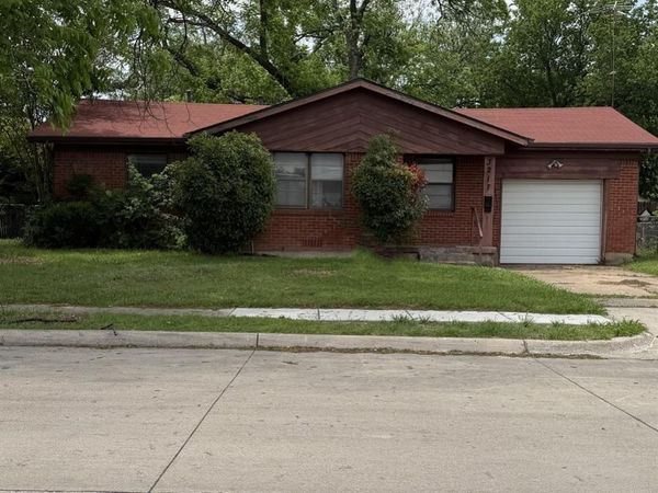 3217 Lakeland Street , Fort Worth, TX 76111