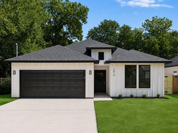 2810 Gillespie Street, Greenville, TX 75401