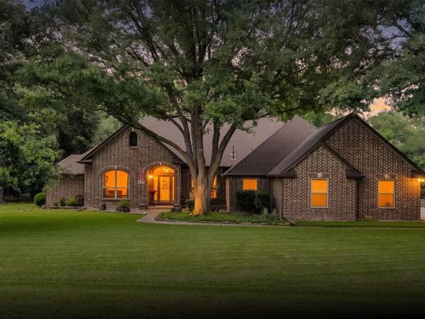 515 Seneca Drive, Waxahachie, TX 75165