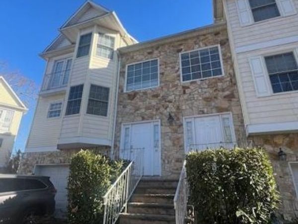 30 Belle Oak Lane, BELLEVILLE, NJ 07109