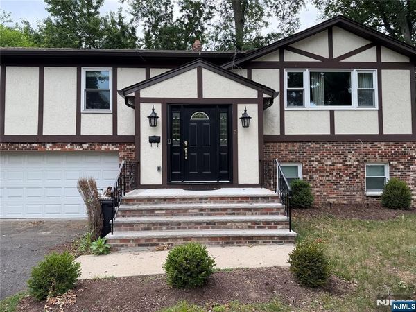 7 Campi Court, DUMONT, NJ 07628