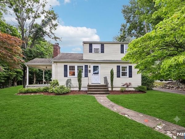 3 Madison Heights, WYCKOFF, NJ 07481