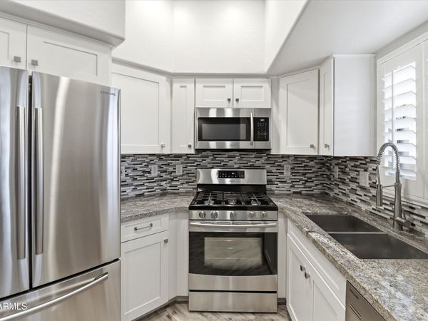 5015 E CHEYENNE Drive, Unit 17, Phoenix, AZ 85044