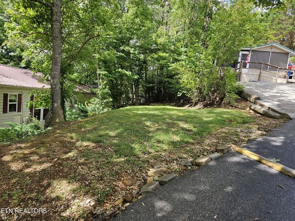 417 Mountain Thrush Drive, Townsend, TN 37882