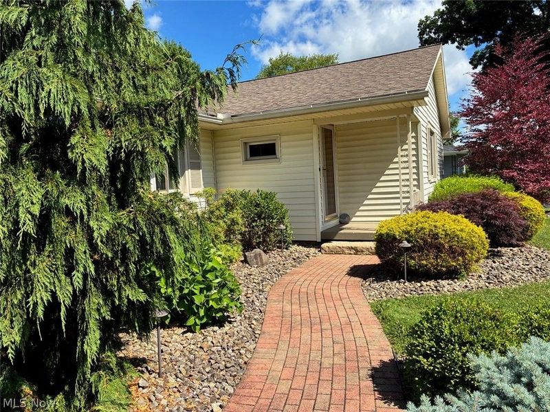 573 Grandview Avenue, East Palestine, OH 44413 Photo 2