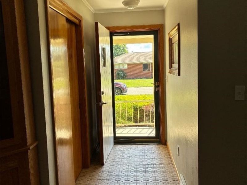 573 Grandview Avenue, East Palestine, OH 44413 Photo 3