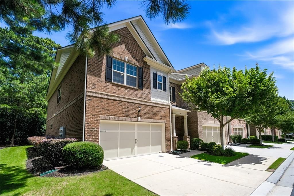 114 Bradford Drive, Atlanta, GA 30328 Main Photo