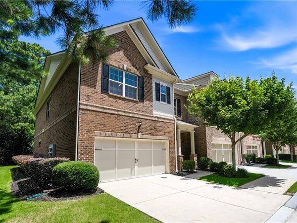 114 Bradford Drive , Atlanta, GA 30328
