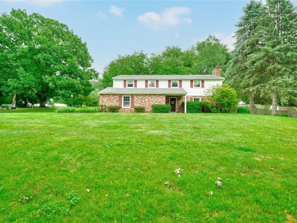 16 Red Barn Cir Circle , Pittsford, NY 14534