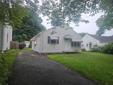 247 W Hickory Street, East Rochester, NY 14445