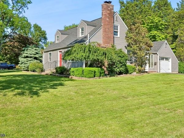 2556 Mountain Ave, Scotch Plains, NJ 07076