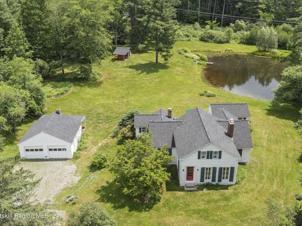 4538 County Road 9 , New Lebanon, NY 12125