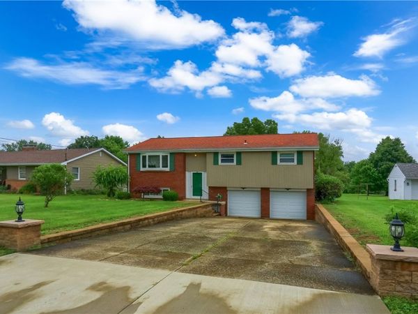 1505 Drespling Ln, New Castle, PA 16101