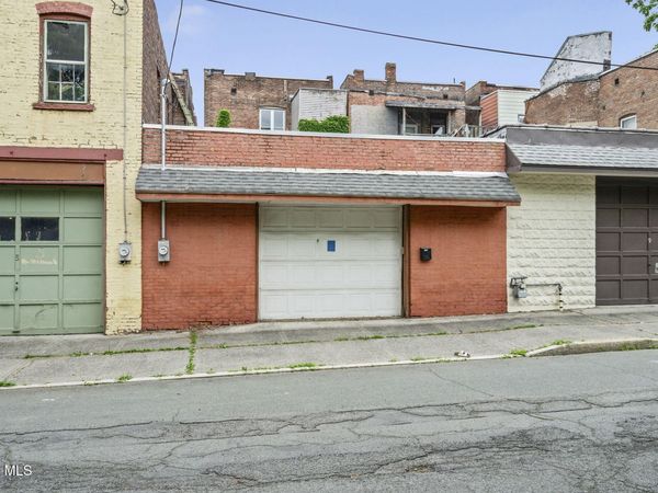 7 Cpl William A Dickerson Place, Troy, NY 12180