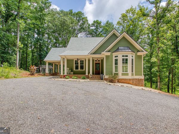 195 Buckeye Farms Drive, Moreland, GA 30259