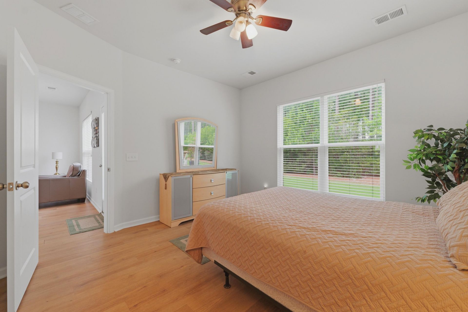 531 Eastern Isle Avenue Photo 20