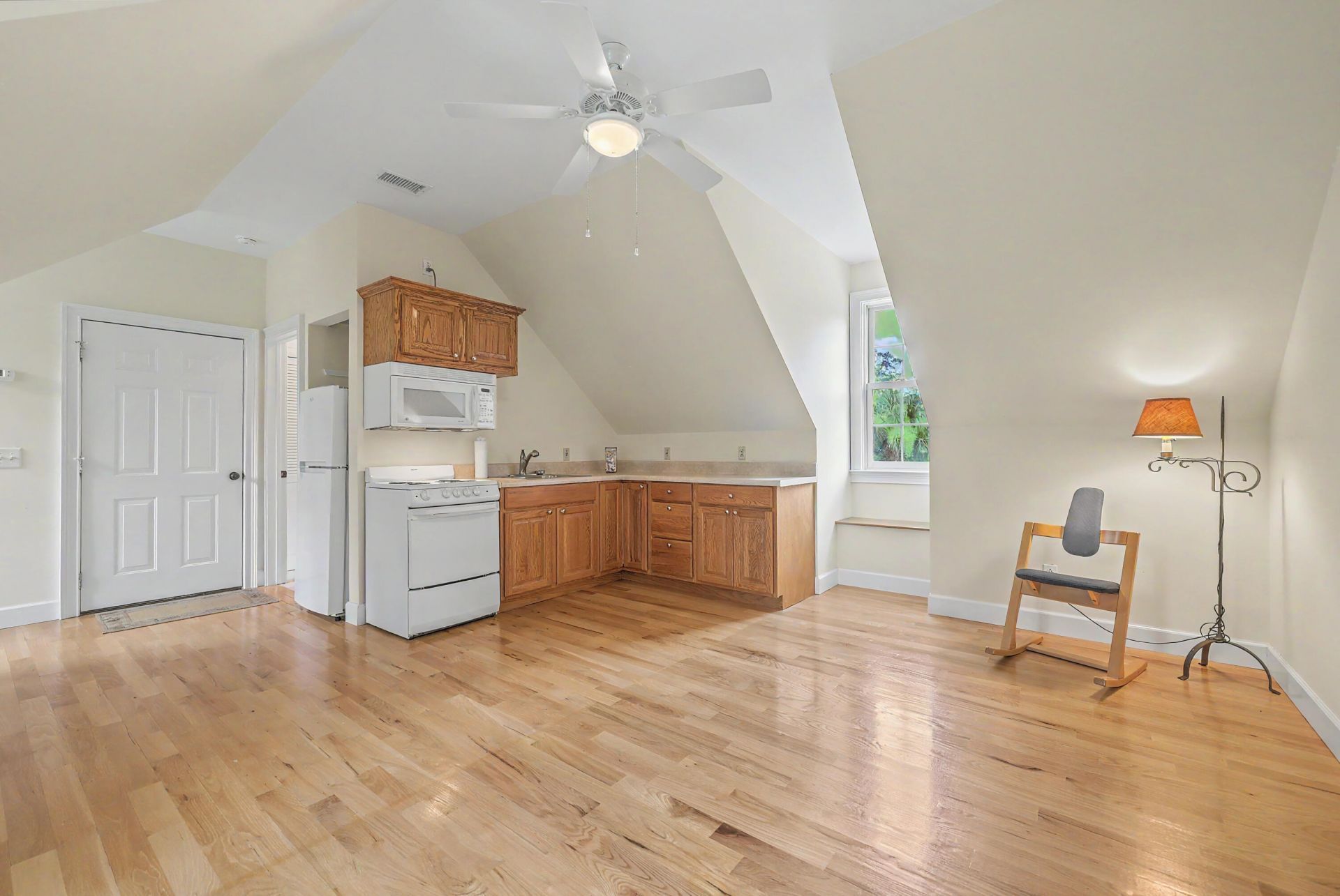 128 Boyle Way Photo 38