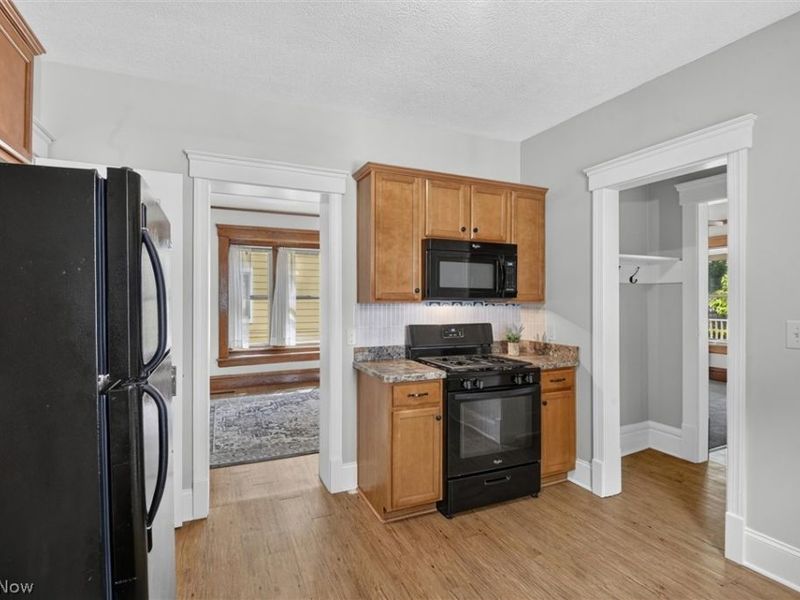 405 Silver Street, Akron, OH 44303 Photo 17