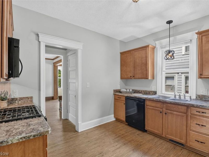 405 Silver Street, Akron, OH 44303 Photo 18