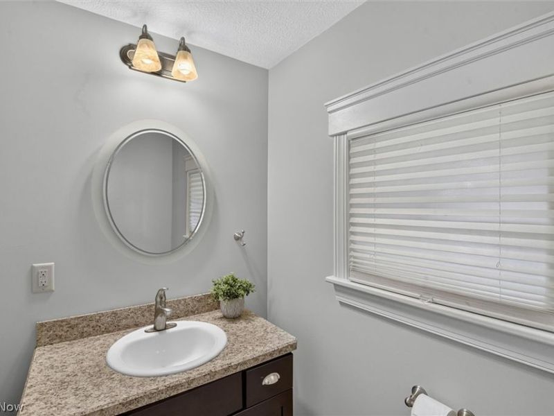 405 Silver Street, Akron, OH 44303 Photo 21