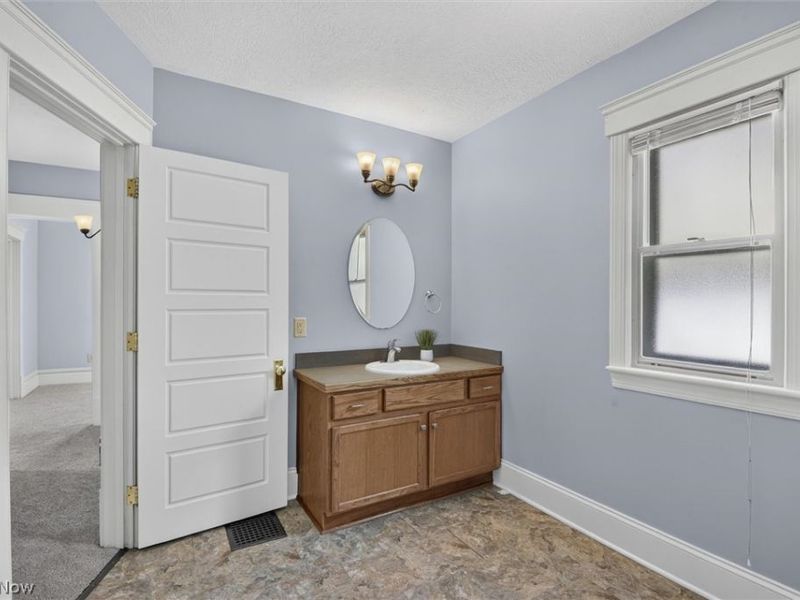 405 Silver Street, Akron, OH 44303 Photo 24