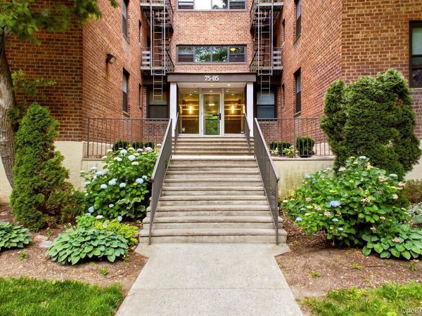 75-05 210 , Unit 2P, Oakland Gardens, NY 11364