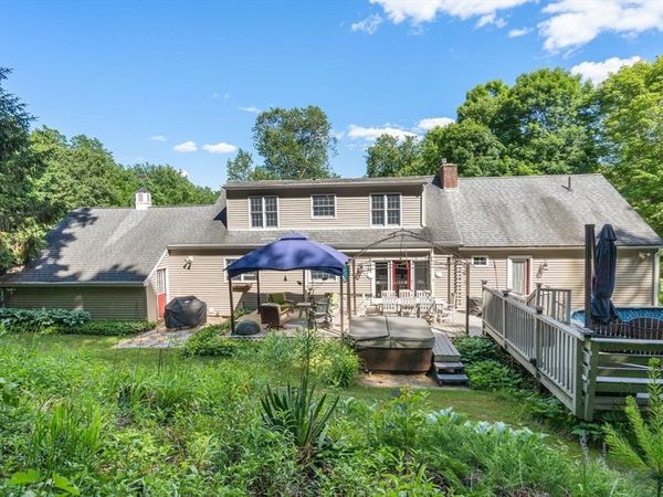 12 Hillside Dr, Brimfield, MA 01010