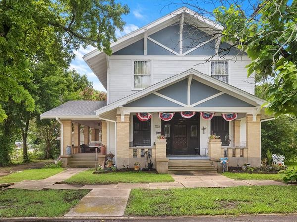 300 Hickory Street , Honey Grove, TX 75446