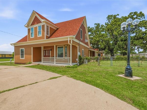 207 N Fisher , Gorman, TX 76454