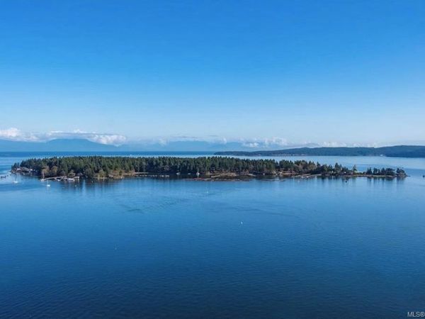 19 Captain Morgans Blvd , Protection Island, BC V9R 6R1