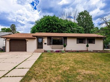 606 Birch Lane, Moorhead, MN 56560