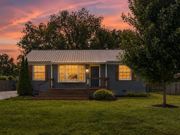 3221 Holbrook Dr , Nashville, TN 37211