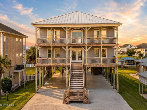 9091 W 9th Street , Surf City, NC 28445
