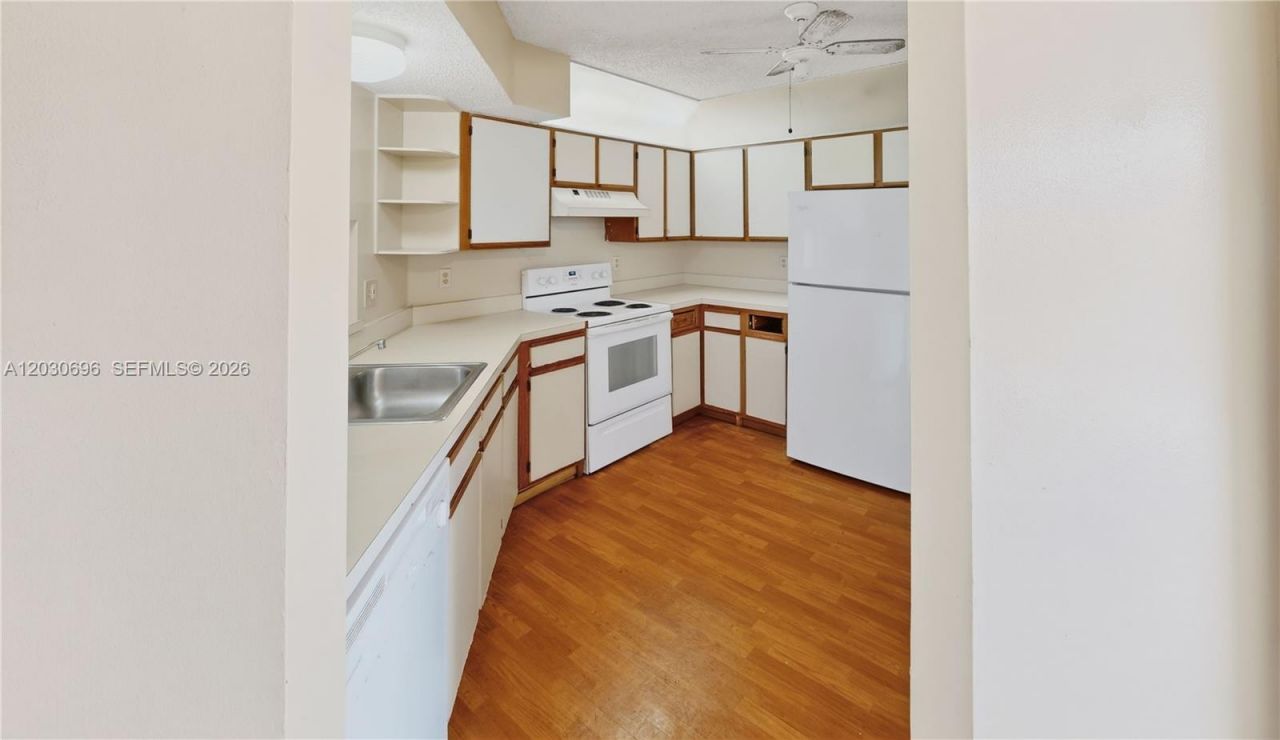 889 Hamilton Dr, Unit 889E, Homestead, FL 33034 Photo