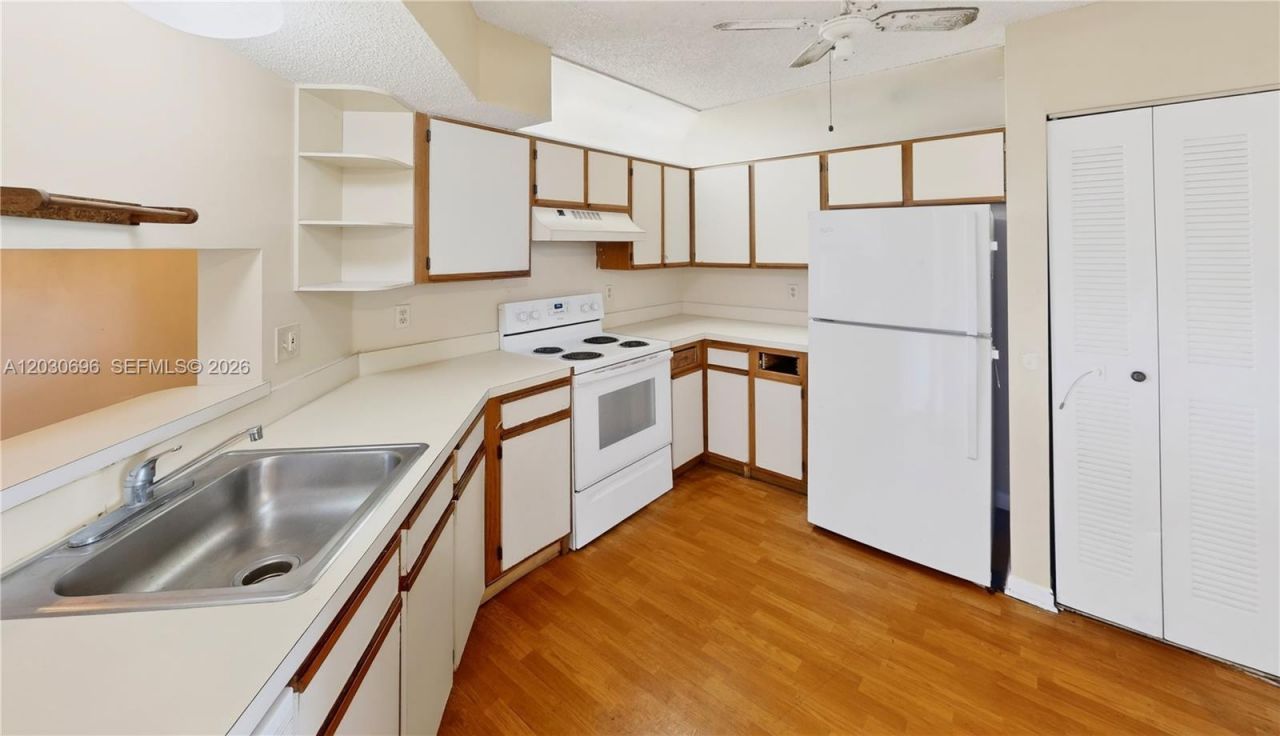 889 Hamilton Dr, Unit 889E, Homestead, FL 33034 Photo
